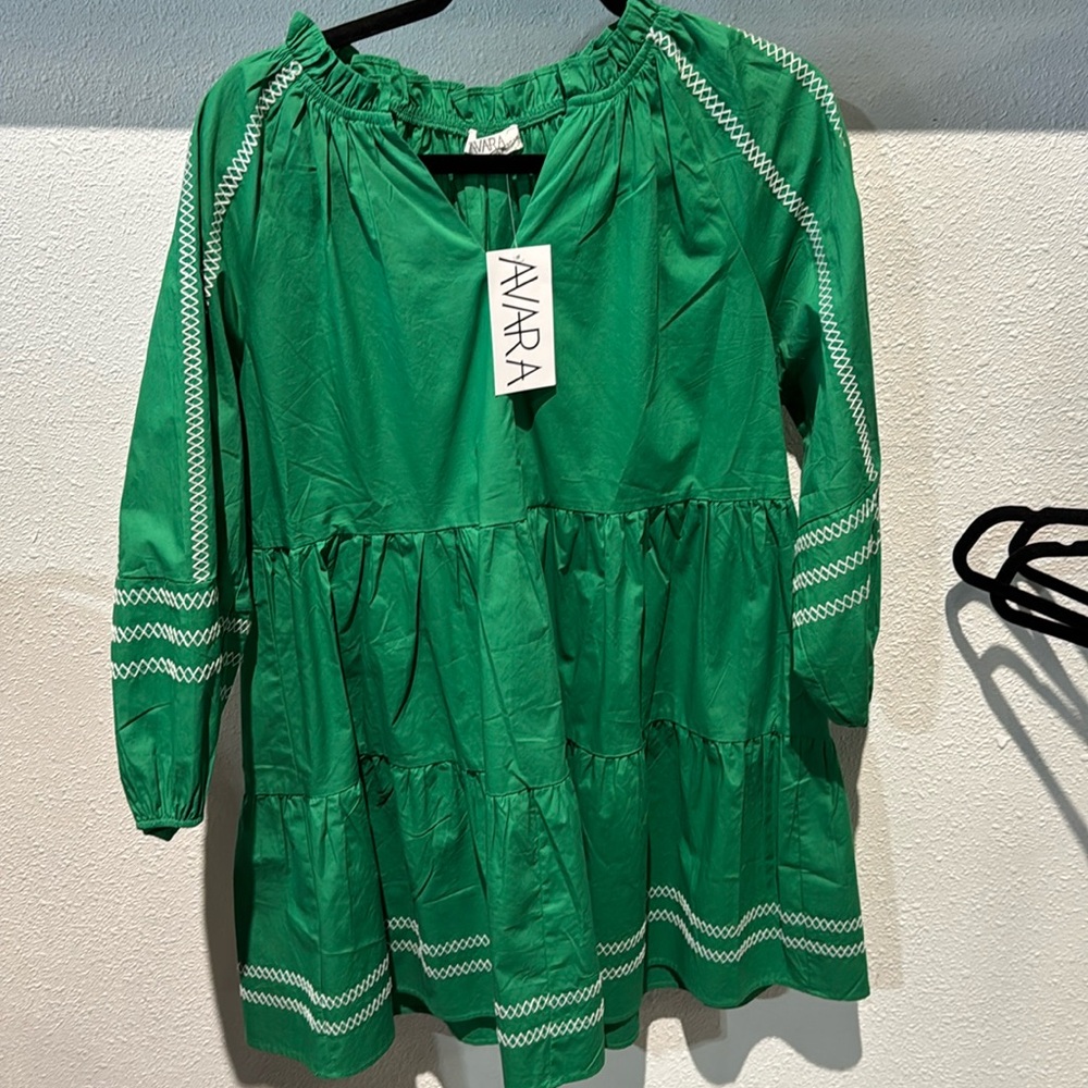 NWT Avara Green Dress size M